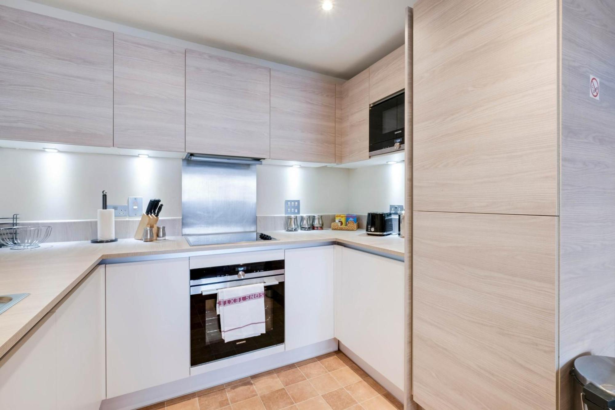 Alder House Serviced Apartment Maidenhead By 360Stays 外观 照片