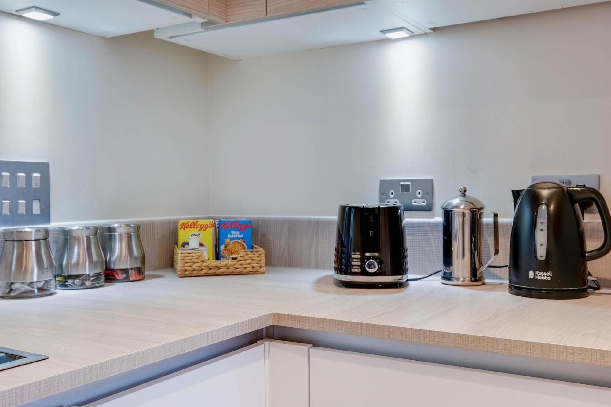 Alder House Serviced Apartment Maidenhead By 360Stays 外观 照片